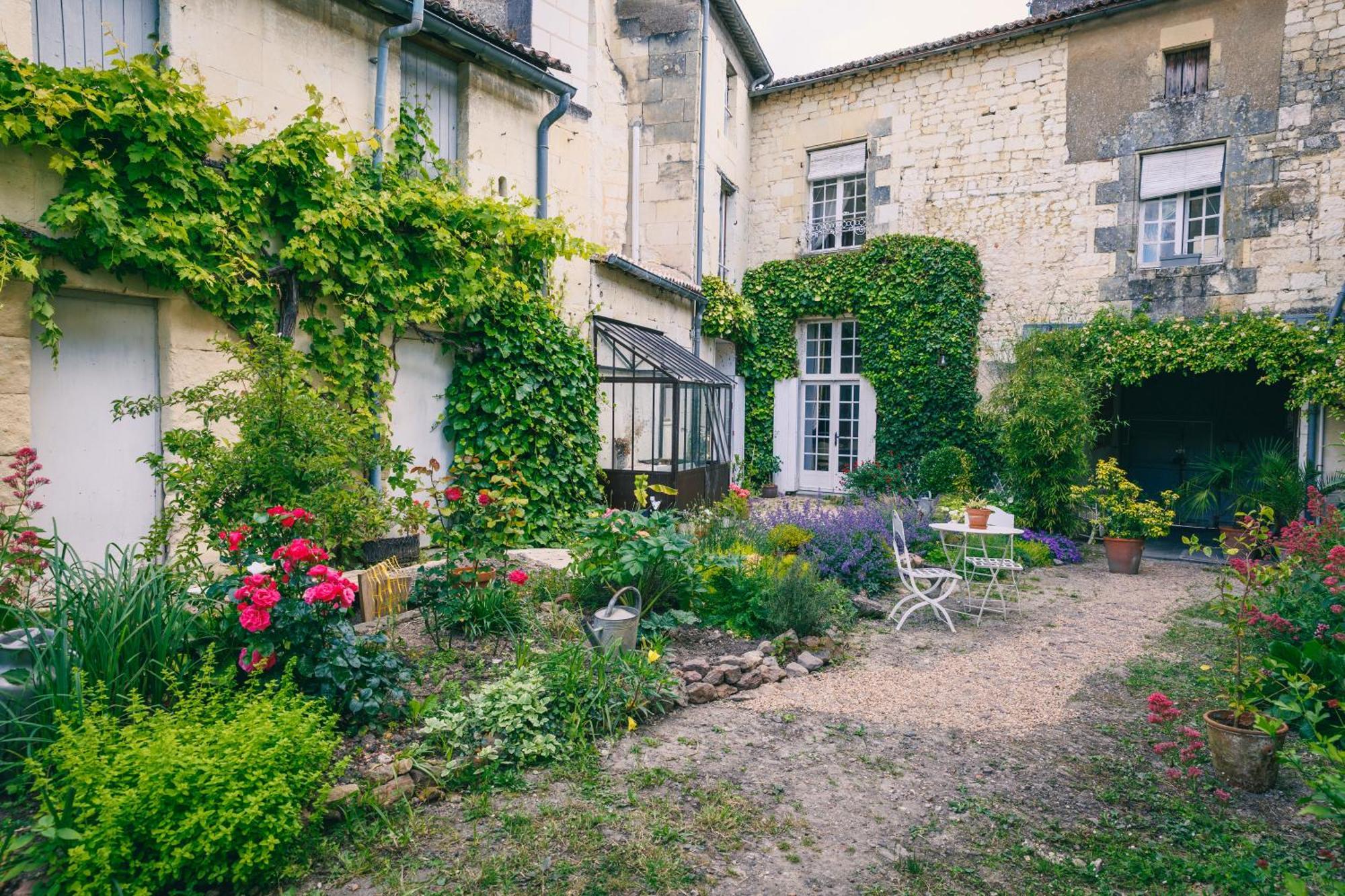 Le Prieure Sainte Croix Hotel Loudun Kültér fotó