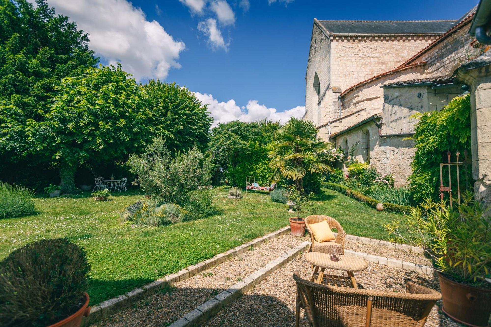 Le Prieure Sainte Croix Hotel Loudun Kültér fotó