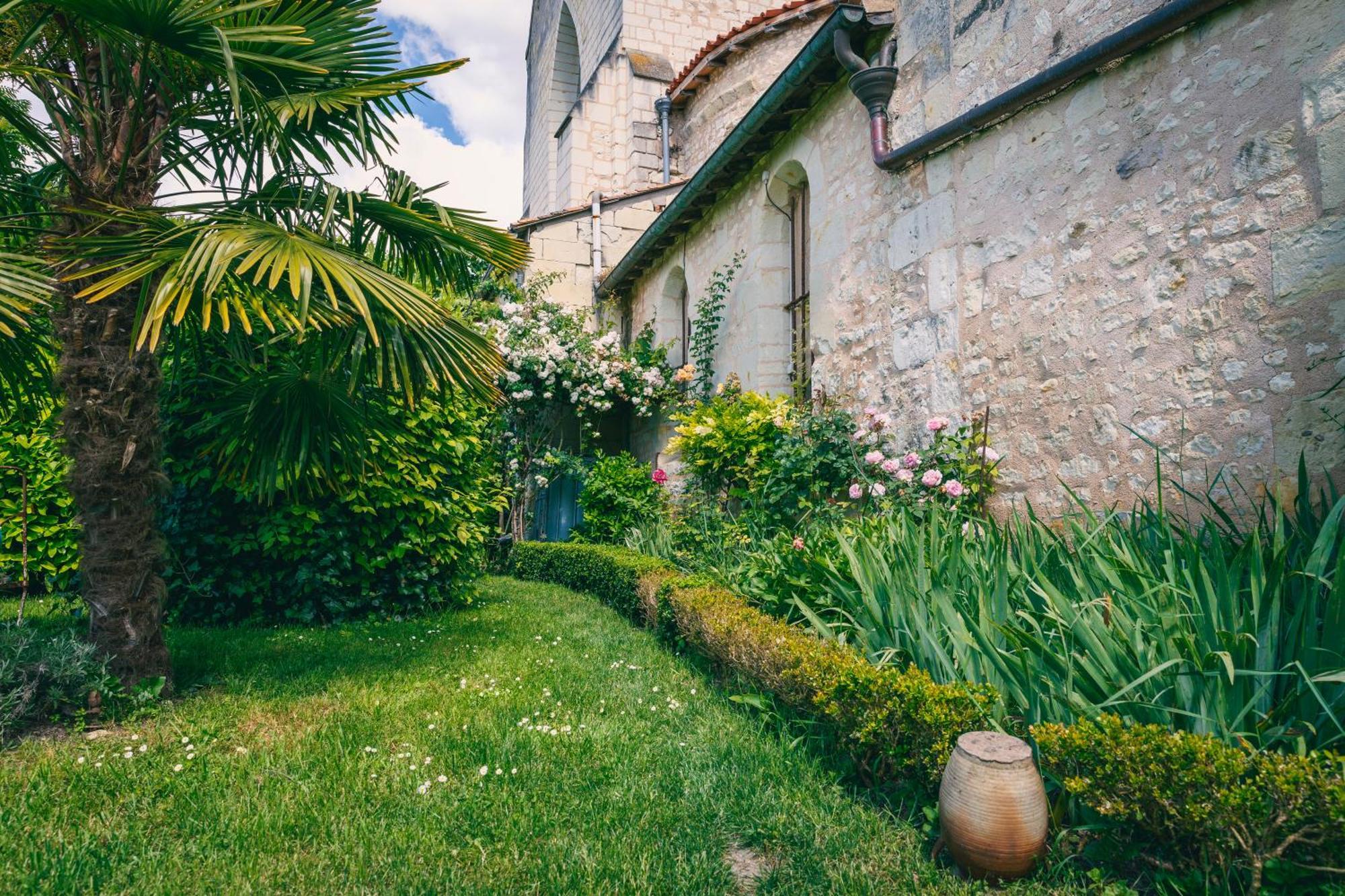 Le Prieure Sainte Croix Hotel Loudun Kültér fotó