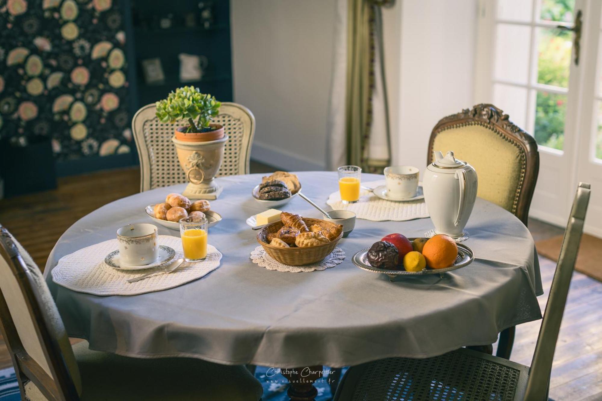 Le Prieure Sainte Croix Hotel Loudun Kültér fotó